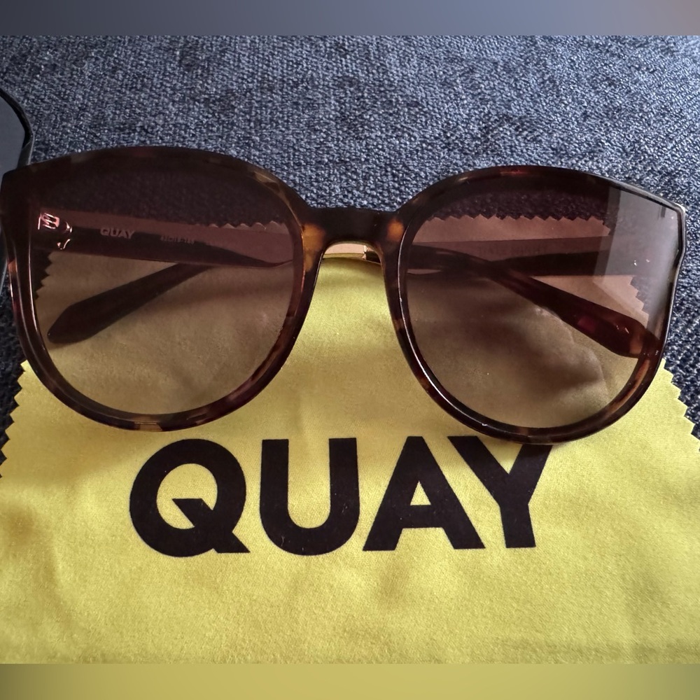QUAY Australia “Date Night” sunglasses